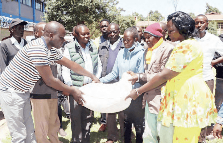 Boost for fish farmers as Uasin Gishu distributes fingerlings, feed