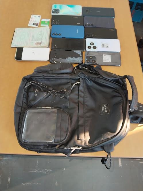 Rwandese nabbed with 10 stolen mobile phones in Mombasa