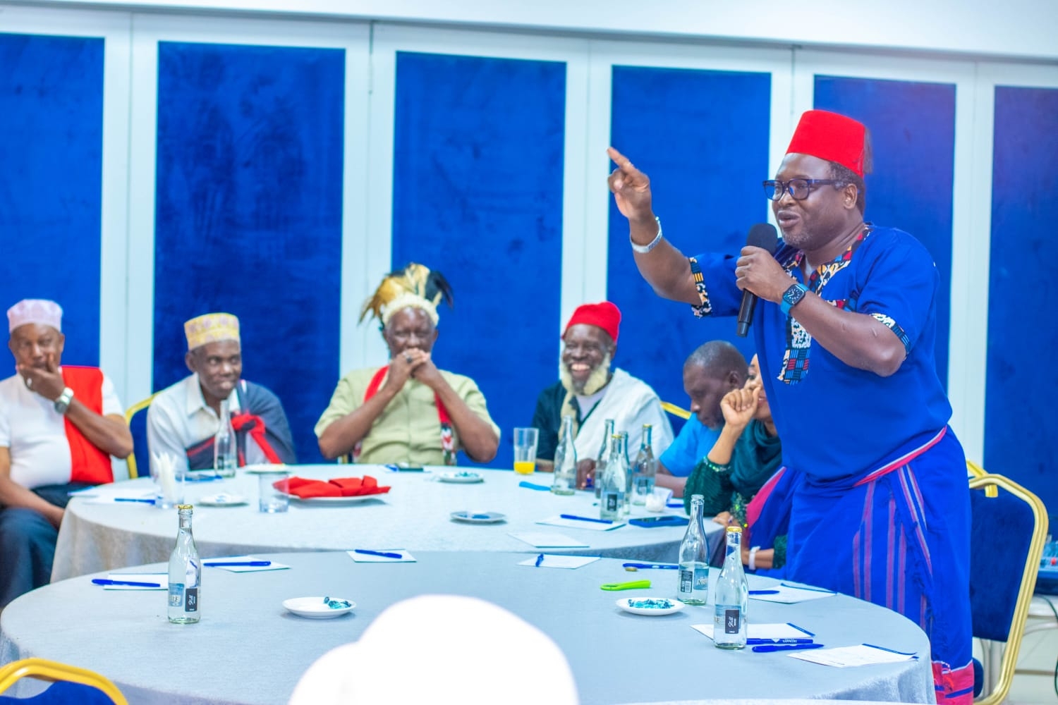 Odede meets Mijikende Kaya elders to discuss Coastal development