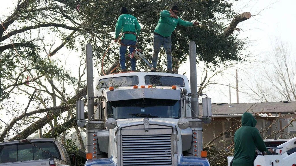 Four killed as tornadoes rip through southern US
