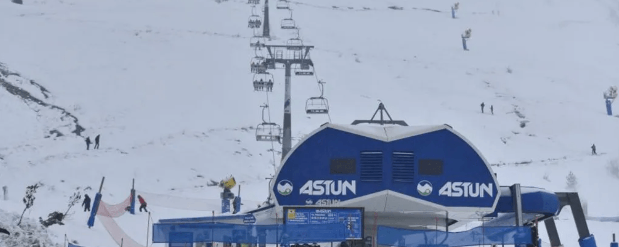 Ski lift collapse in Spain injures at least 30 people