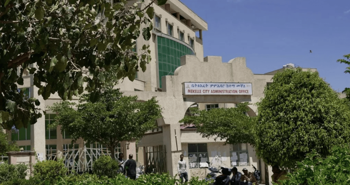 Rival forces seize mayor's office in key Ethiopian town amid fears of new conflict