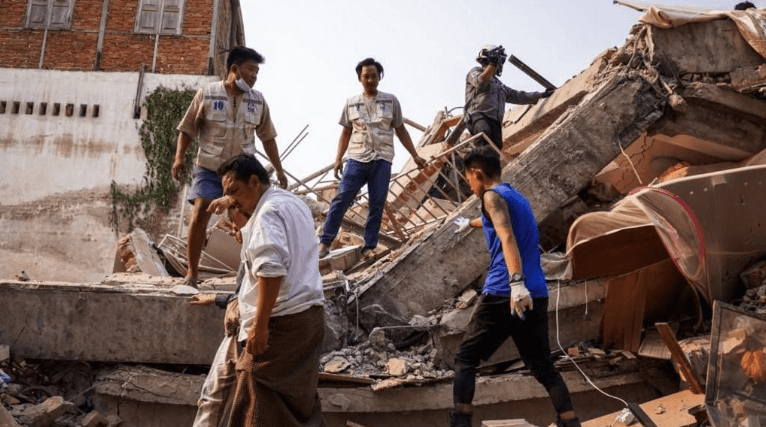 Foreign rescuers join frantic search for Myanmar quake survivors