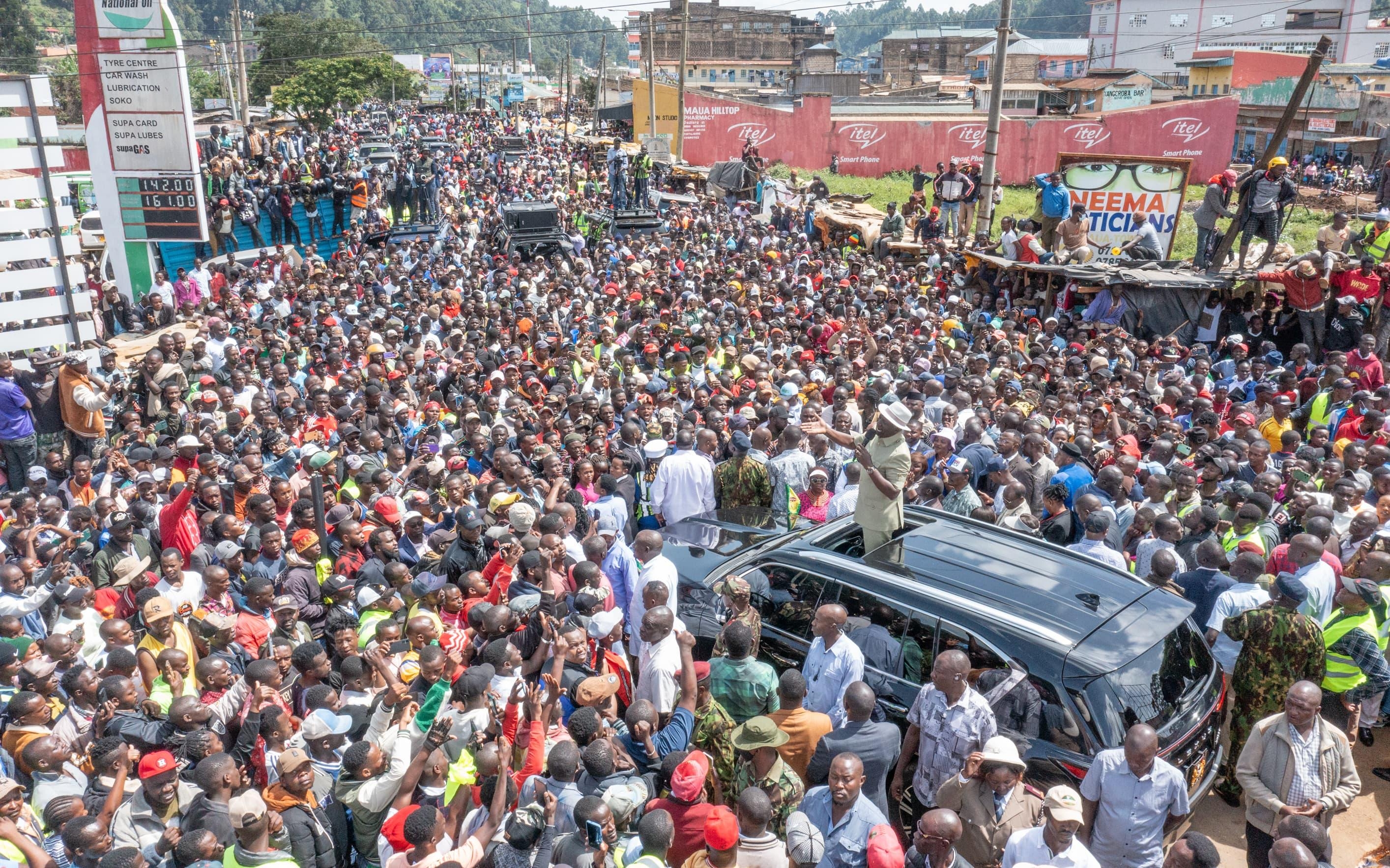 [PHOTOS] Ruto's warm reception in Maua, Meru