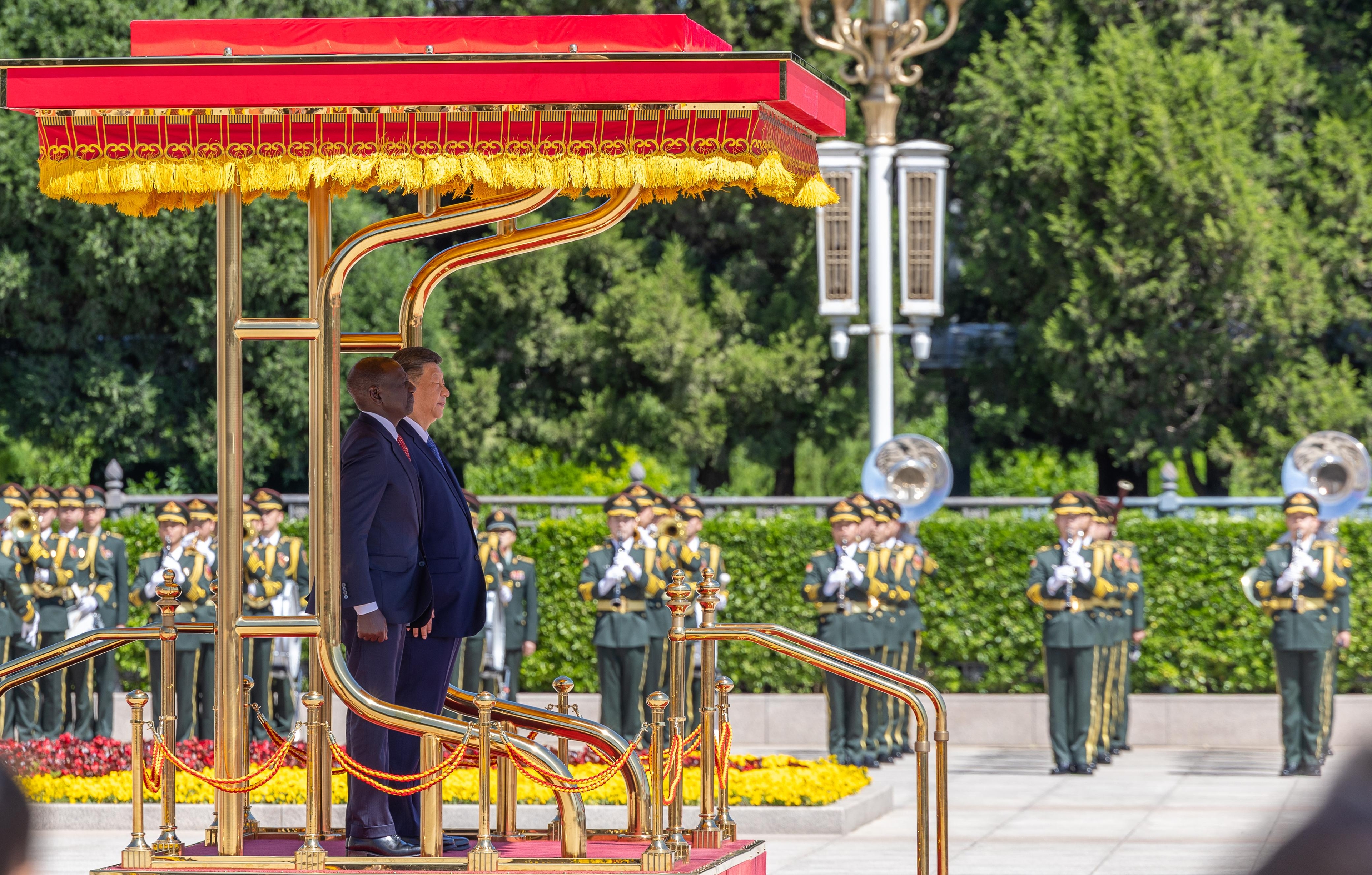 [PHOTOS] Ruto accorded 21-gun salute in China