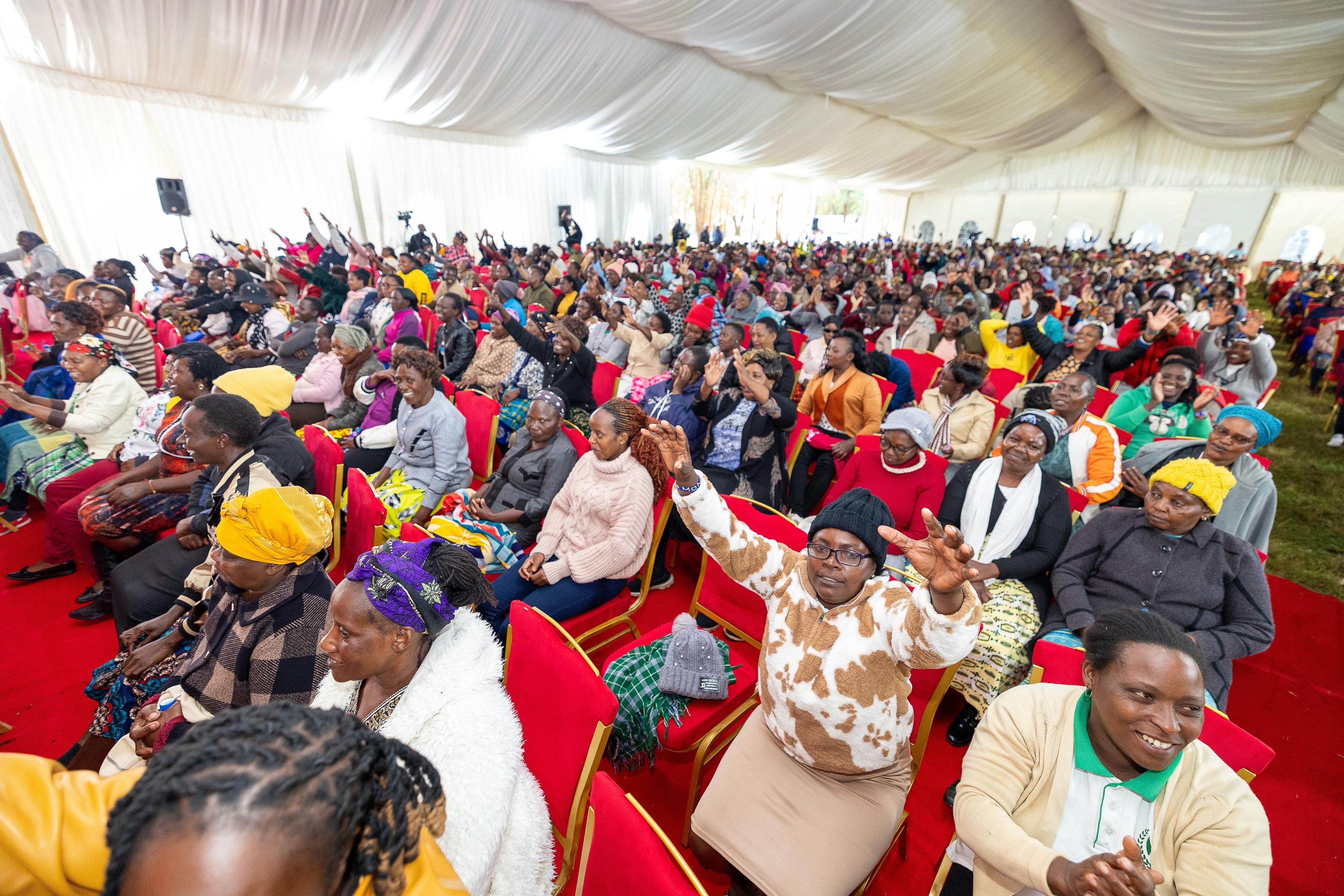 PHOTOS: Ruto hosts Mathira women for breakfast at Sagana State lodge