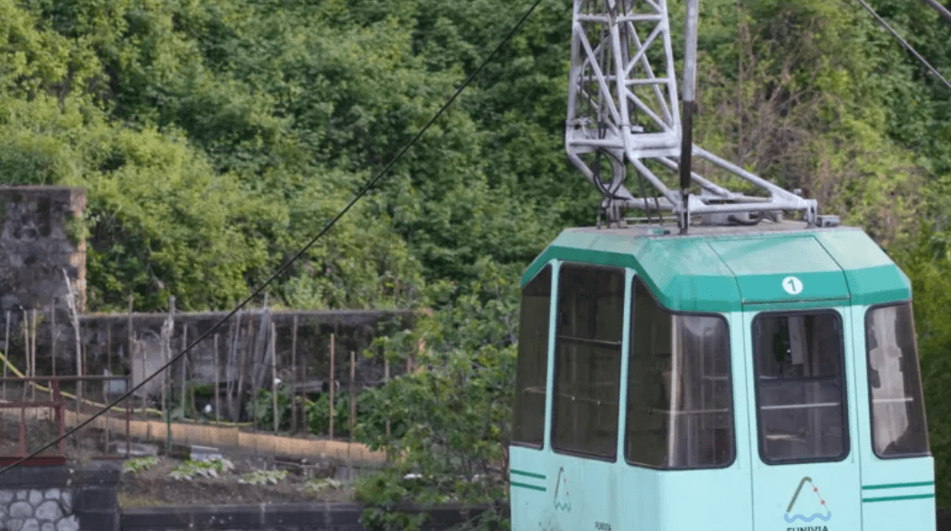 British couple killed in cable car crash, Italian police say