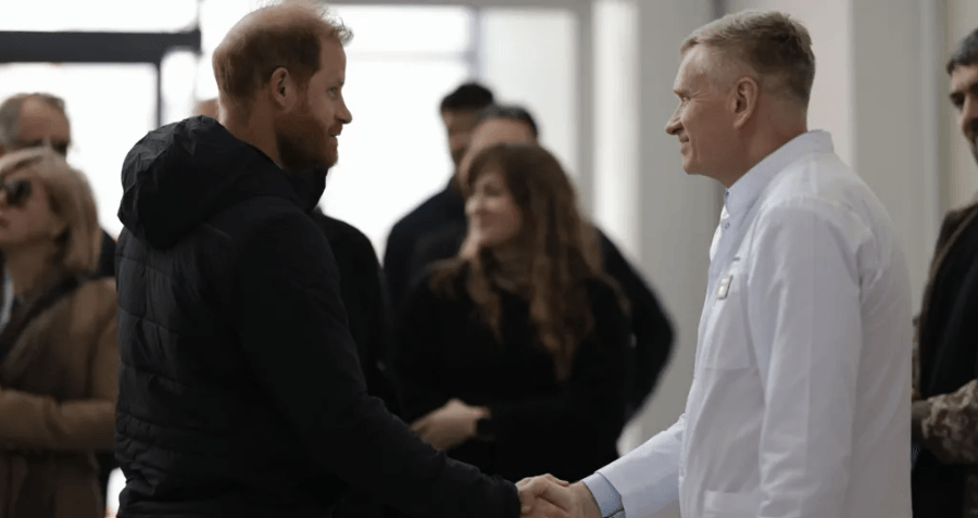 Prince Harry in surprise visit to Ukraine