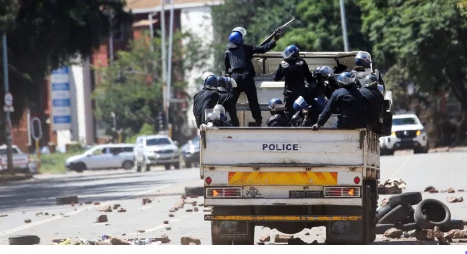Zimbabwe police arrest dozens in wake of protests