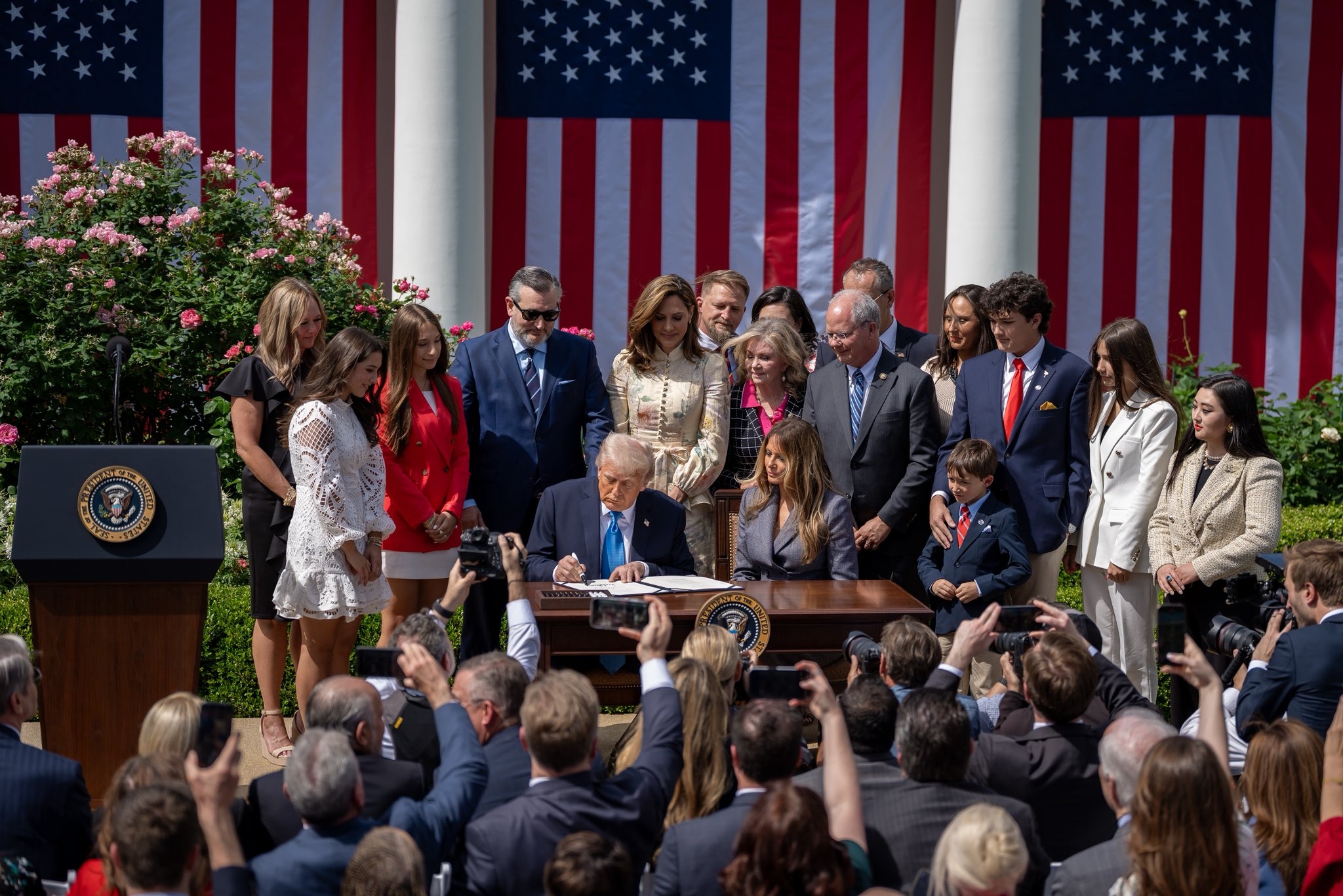 EXPLAINER: Details of 'Take It Down’ law signed by Trump