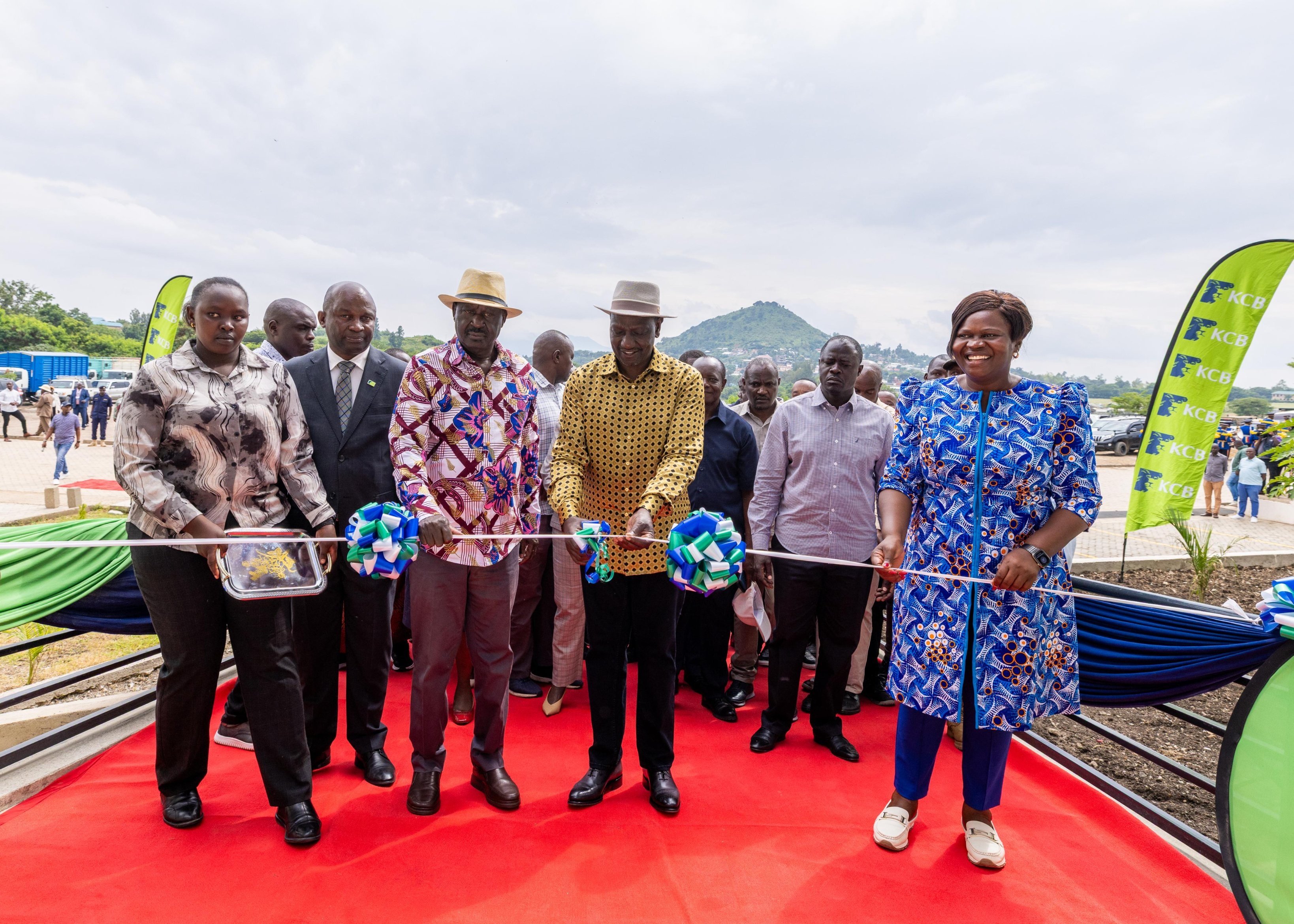 Deploy choppers to save fishermen – Raila urges Ruto