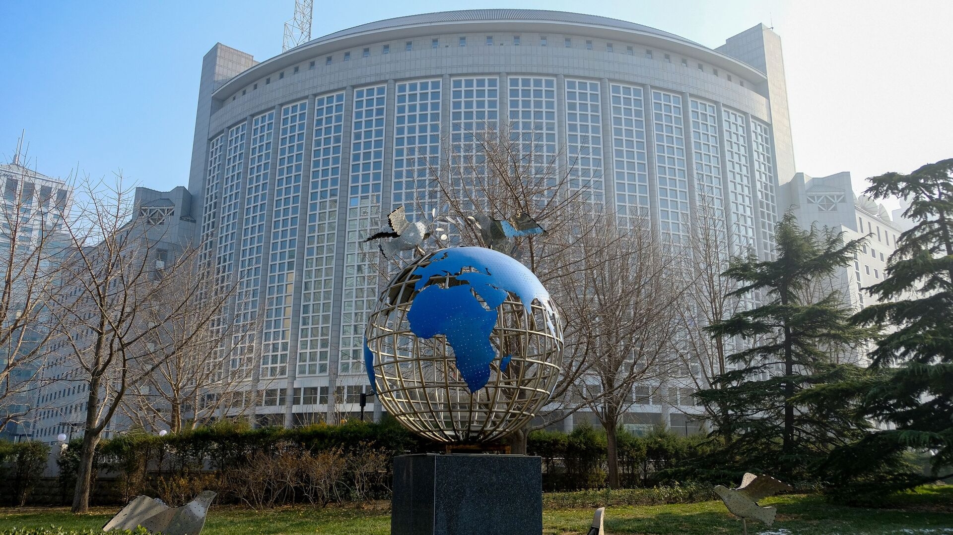 China welcomes Russia's efforts aimed at peace talks with Ukraine