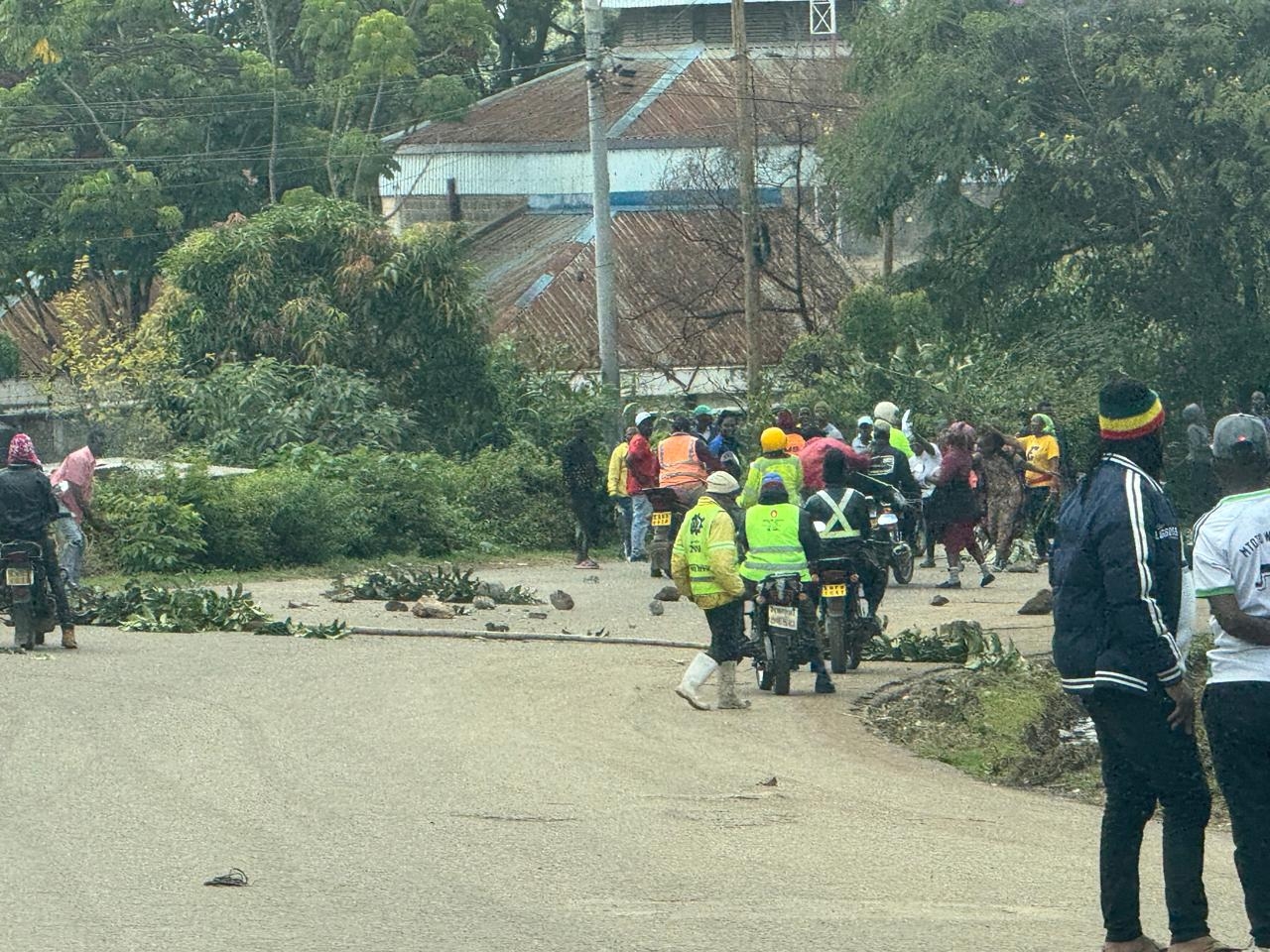 Kasarani residents block road over stabbing incident