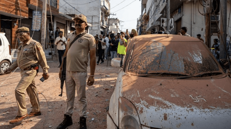 Pakistan and India agree full and immediate ceasefire