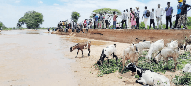 Save us from persistent floods, farmers tell state