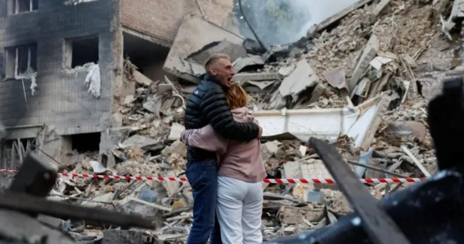At least 14 killed and dozens injured in Russian strike on Kyiv
