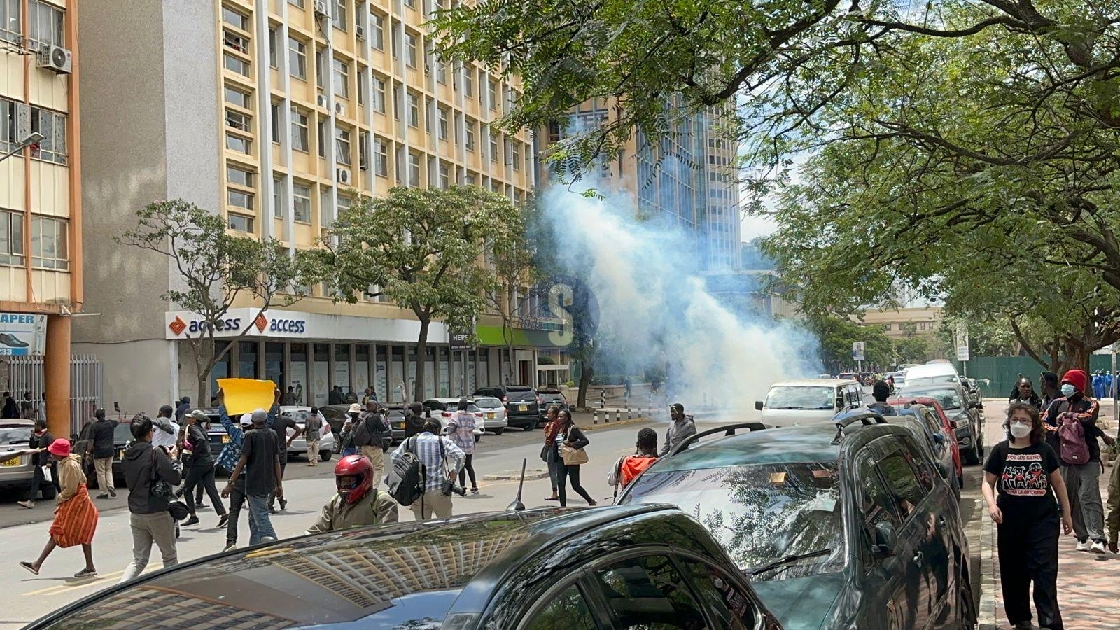 Police lob teargas as Ojwang protests take shape