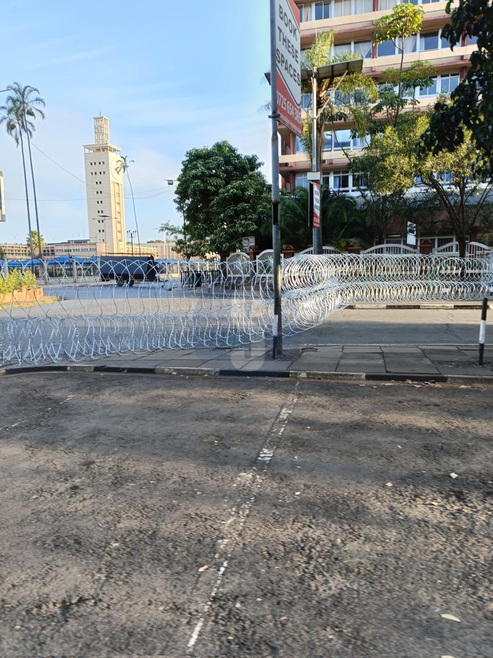[PHOTOS] Shops closed, roads to Parliament sealed off