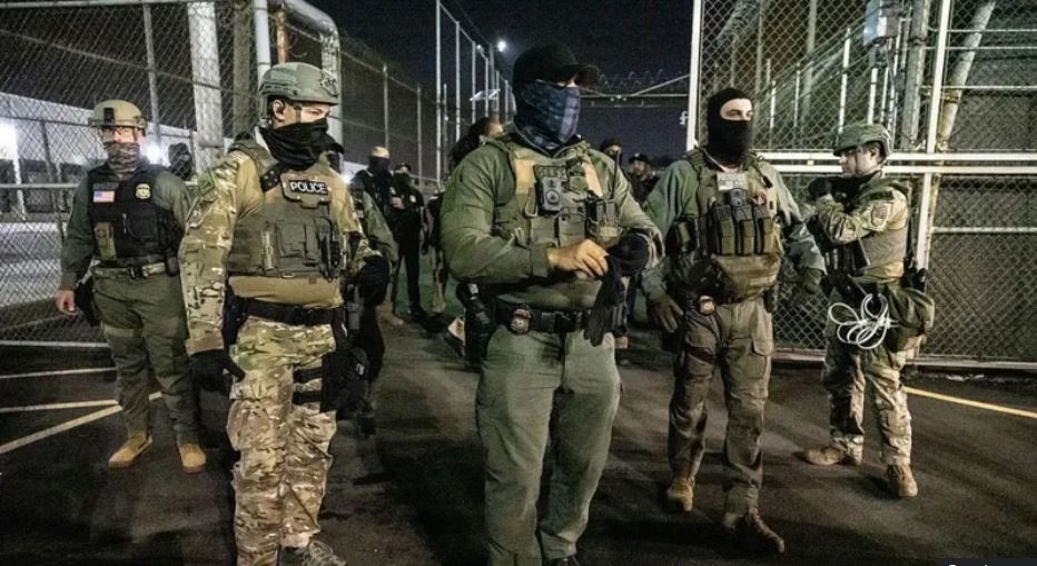 Trump orders increase in migrant deportations
