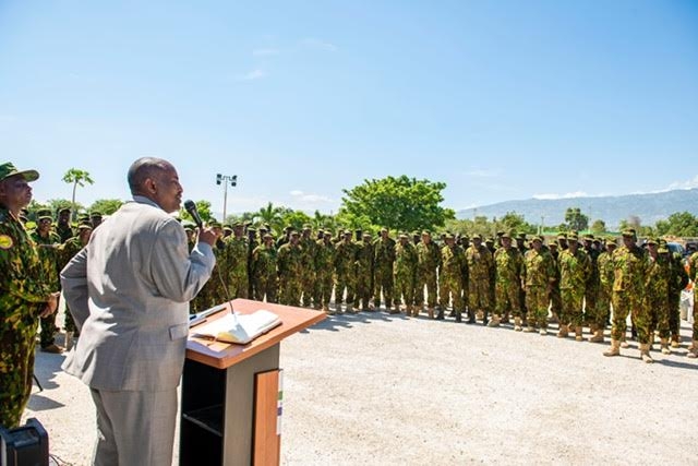 Gabow visits Kenyan troops in Haiti