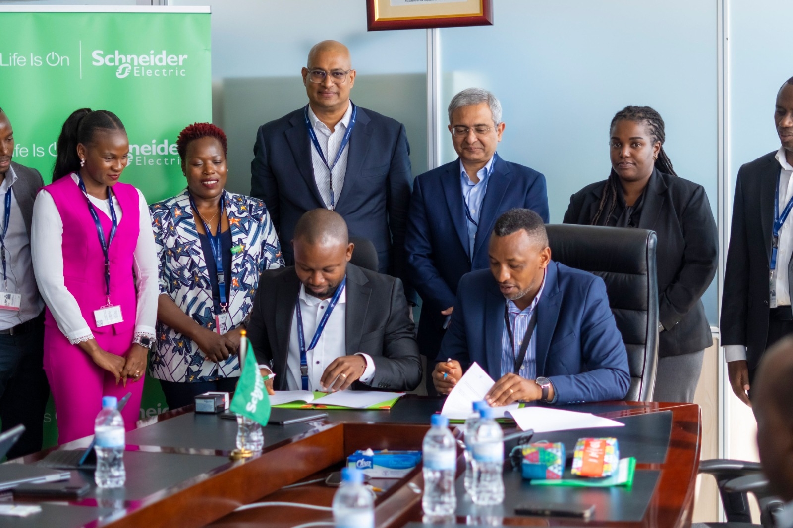 Schneider Electric, Rwanda Airports Company sign MoU to boost aviation infrastructure
