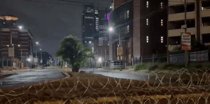 Police erect razor wire on Parliament Road
