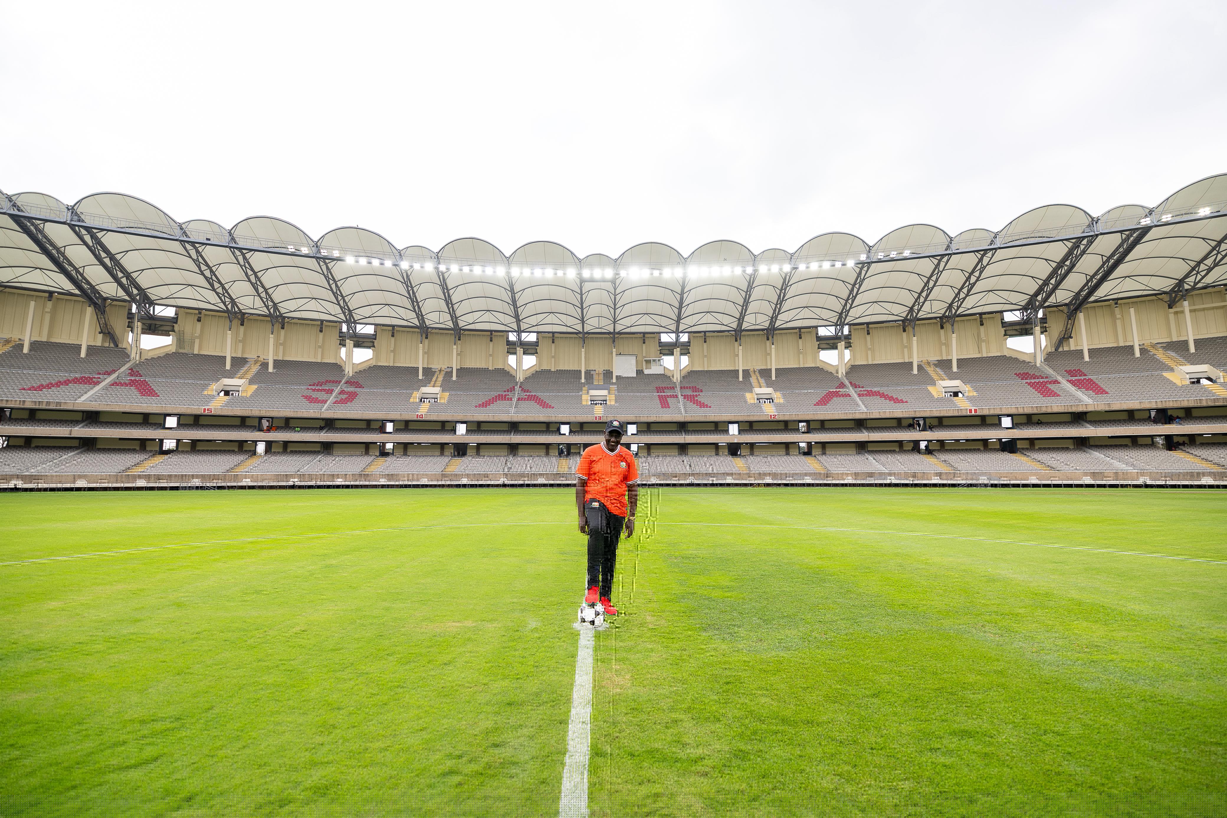[PHOTOS] Ruto inspects Kasarani ahead of CHAN