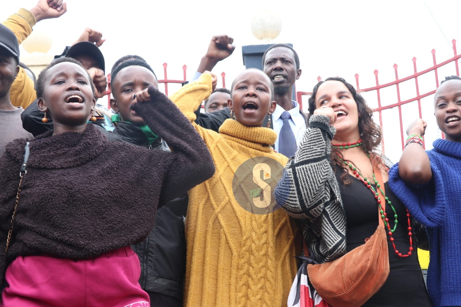[PHOTOS] Scenes at Pangani station after Boniface Mwangi's arrest