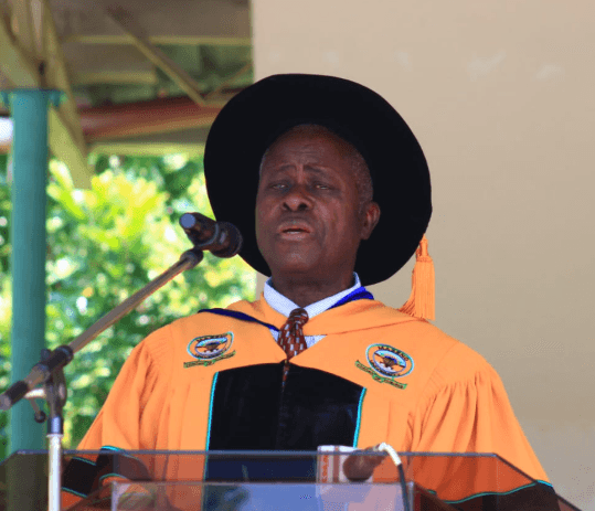 VC cautions new students against drugs, radicalism