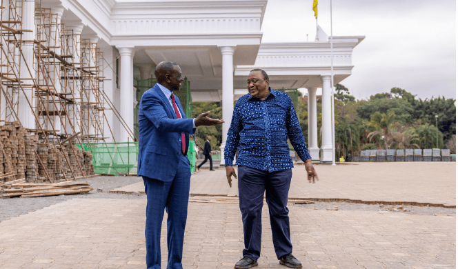 Uhuru, Ruto share light moment at State House