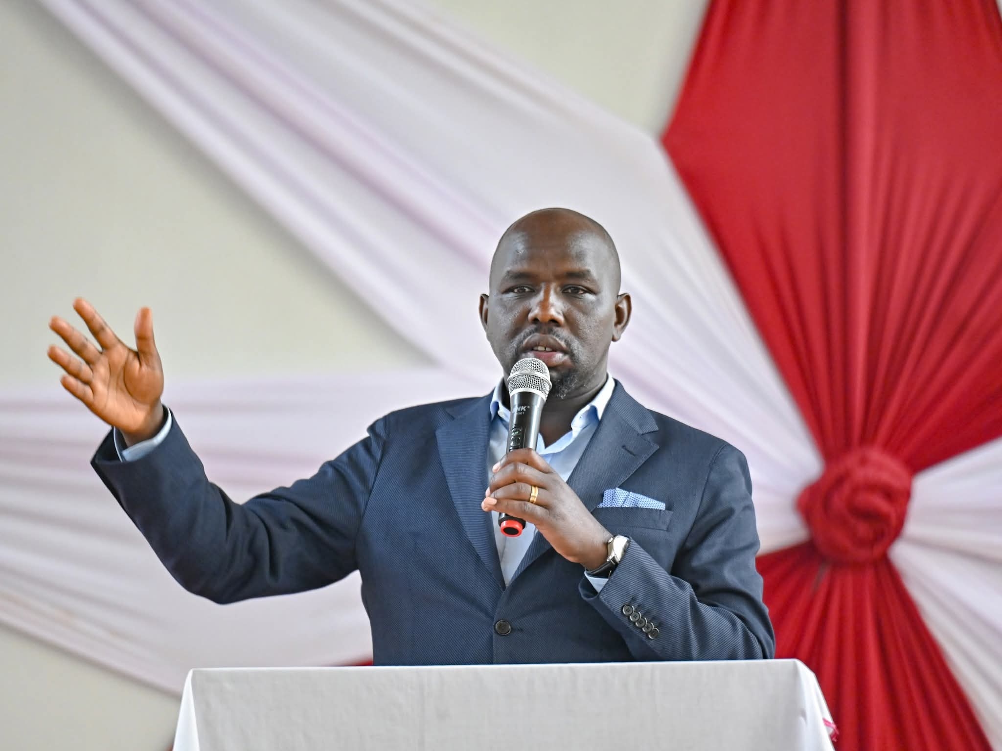 Murkomen warns public servants engaging in partisan politics