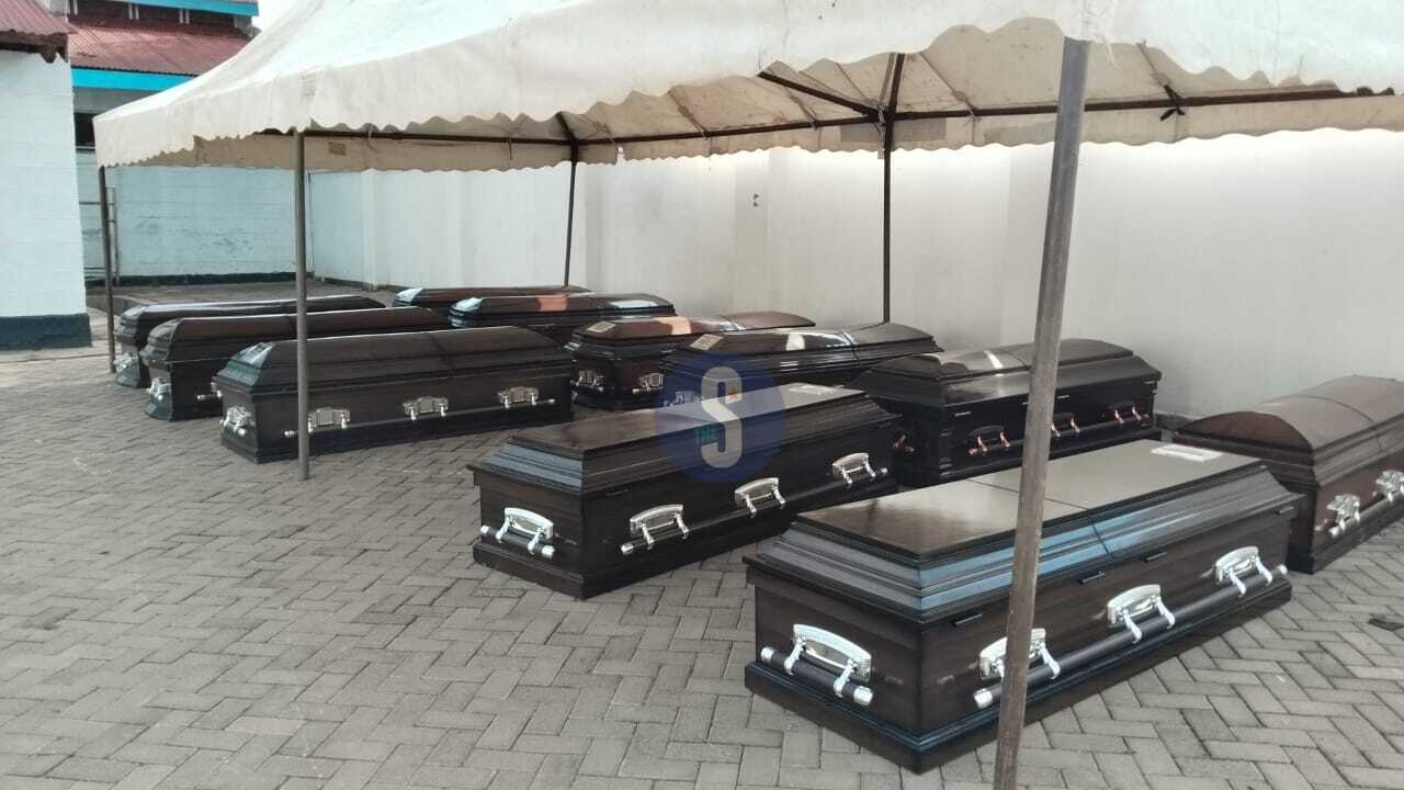 [PHOTOS] Sombre mood as Kisumu families claim bodies of 22 crash victims