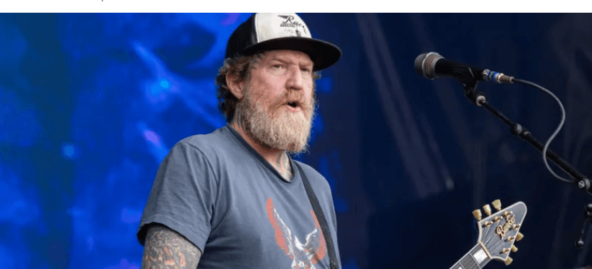 Mastodon guitarist Hinds dies in motorcycle crash