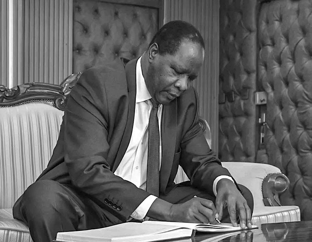Uhuru mourns ex-Minister Dalmas Otieno