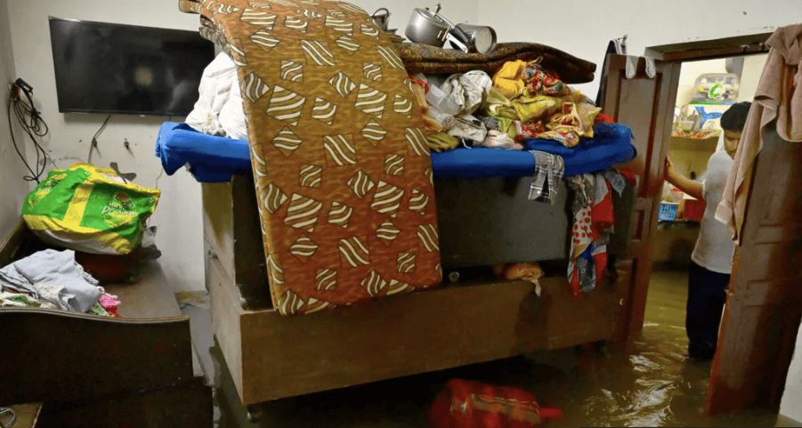 Floods kill 30, submerge 1,400 villages in Indian state