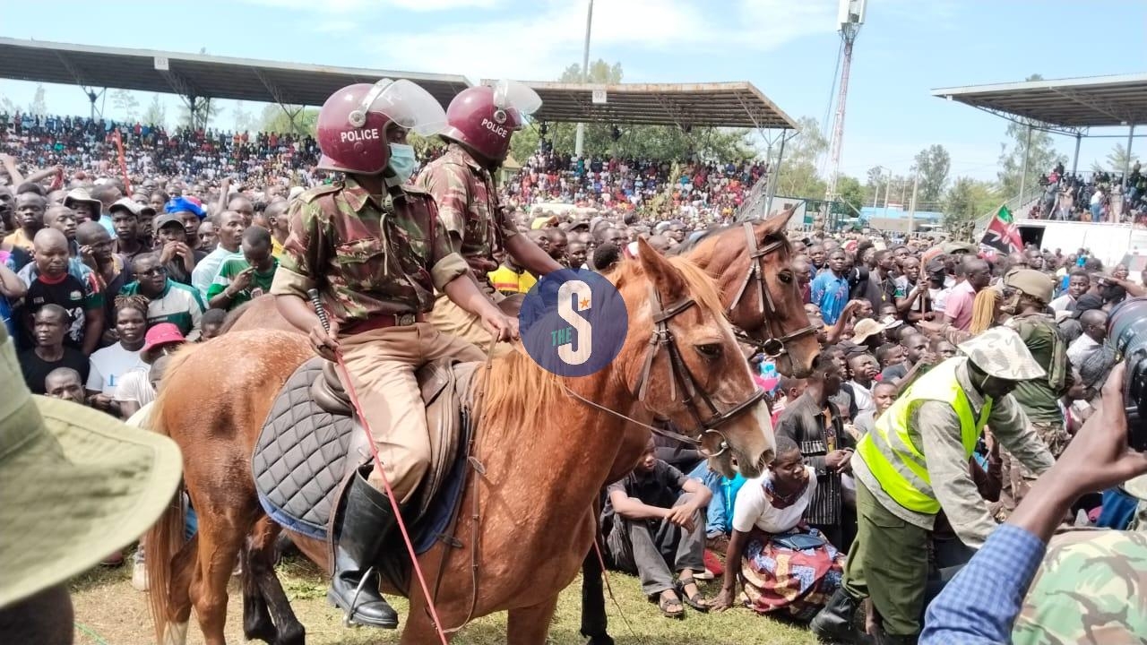 Police on horseback move in as mourners surge at Raila’s viewing