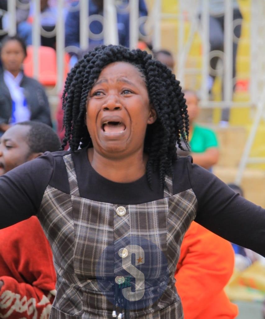 [PHOTOS] Tears, hearts heavy as Kenyans mourn Raila