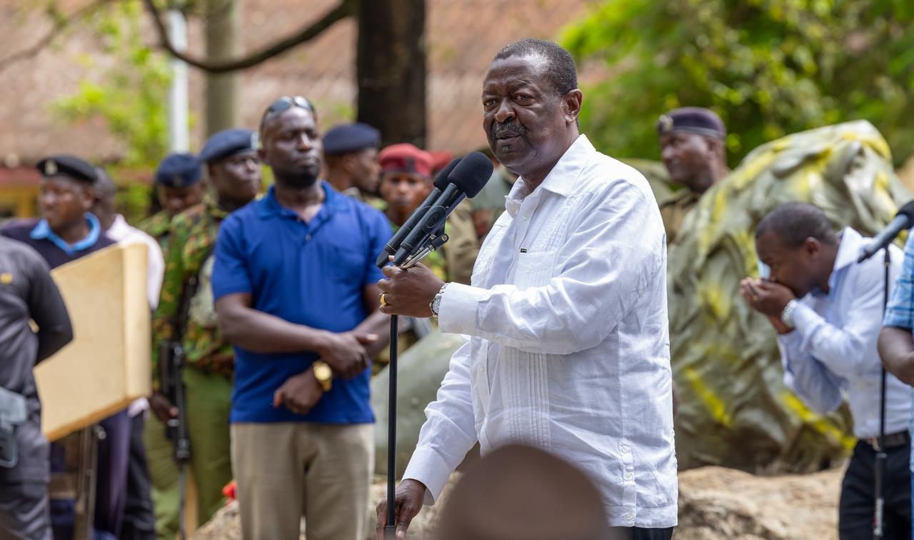 Mudavadi leads Western leaders in paying tribute to Raila