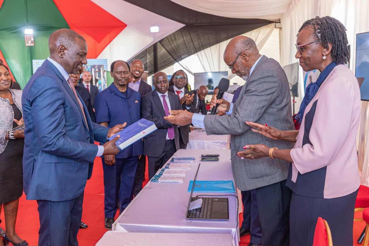 Ruto enrolls for Master’s in AI at Open University