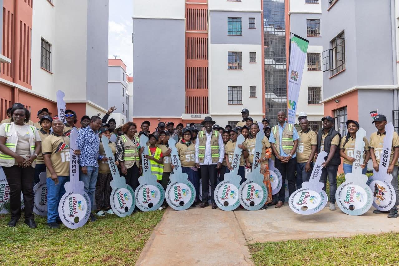 Ruto hands over keys to 176 new home owners in Machakos