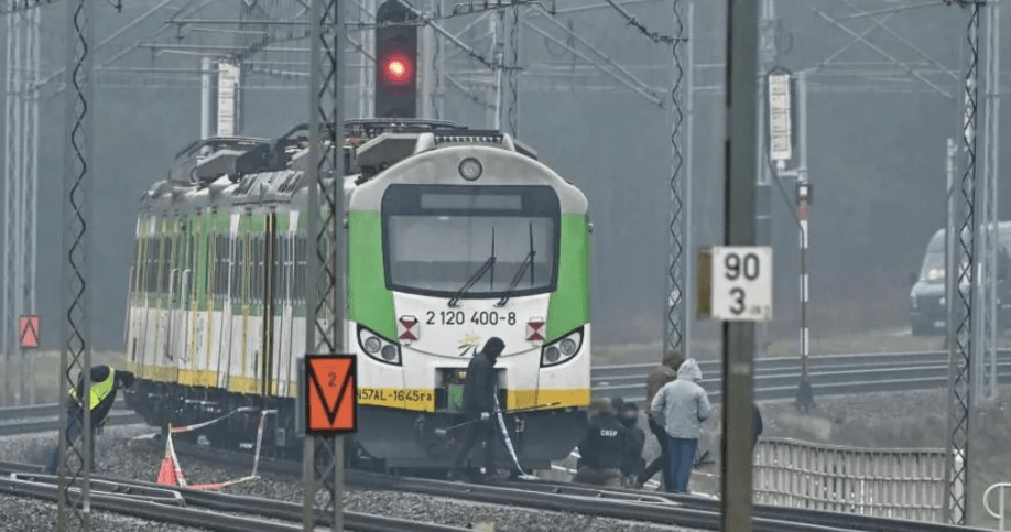 Two Ukrainians working for Russia behind rail sabotage, Polish PM says