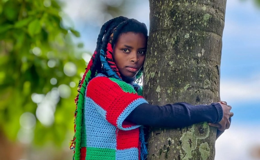 Nyeri girl in 72-hour tree-hugging spree in quest to break world record