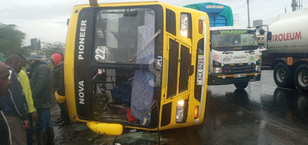 [PHOTOS]  Nova Pioneer school bus overturns on Mombasa road
