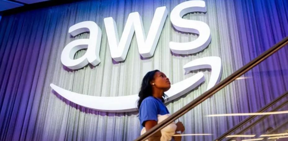 Amazon outage 'resolved' as Snapchat and banks among sites impacted