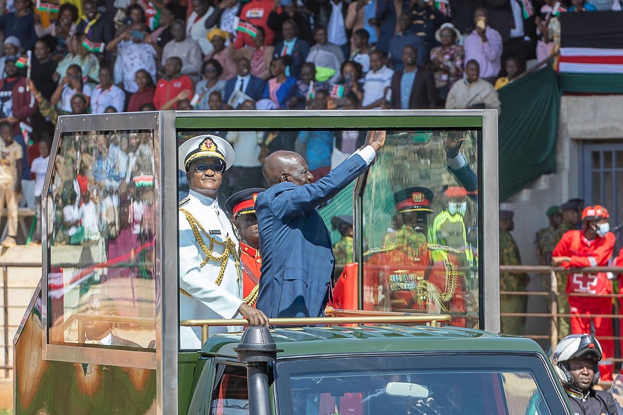 Ruto arrives at Ithookwe Stadium for Mashujaa fete