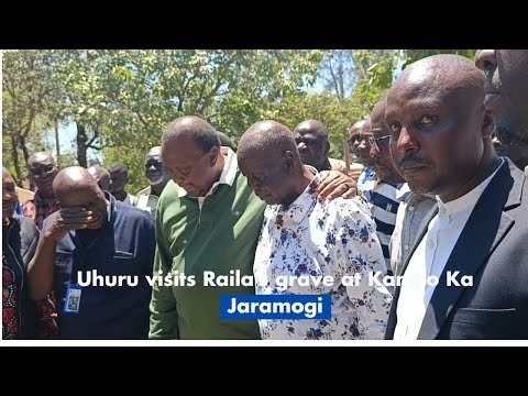 Uhuru visits Raila's grave at Kang'o Ka Jaramogi