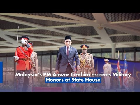 Malaysia’s PM Anwar Ibrahim receives Military Honors at State House