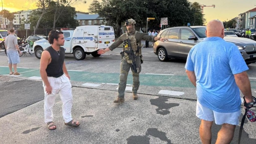At least 10 killed in shooting at Australia's Bondi Beach