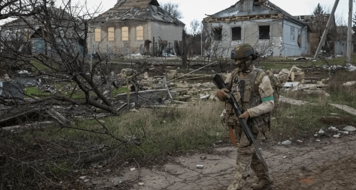 Ukraine prepares new peace plan as Zelensky rules out giving up land